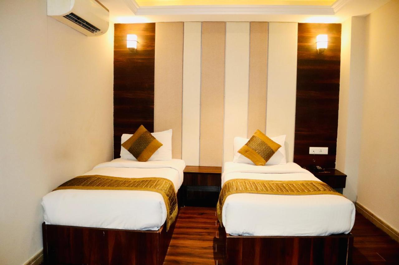 Hotel Magic Tree Karol Bagh Metro Station Ню Делхи Екстериор снимка